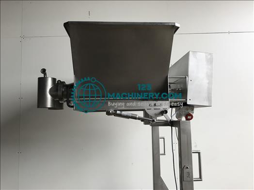 Leonhardt Stainless hopper and twin screw feeder