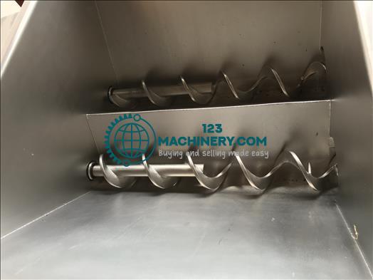 Leonhardt Stainless hopper and twin screw feeder