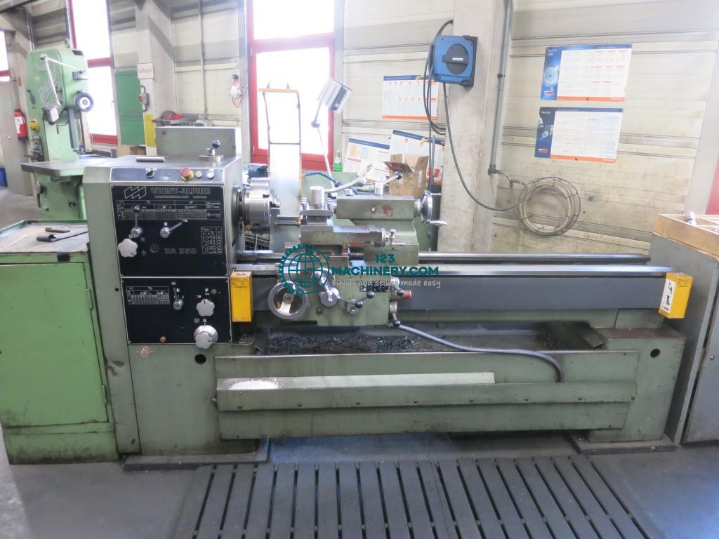 Leit- und Zugspindeldrehmaschine