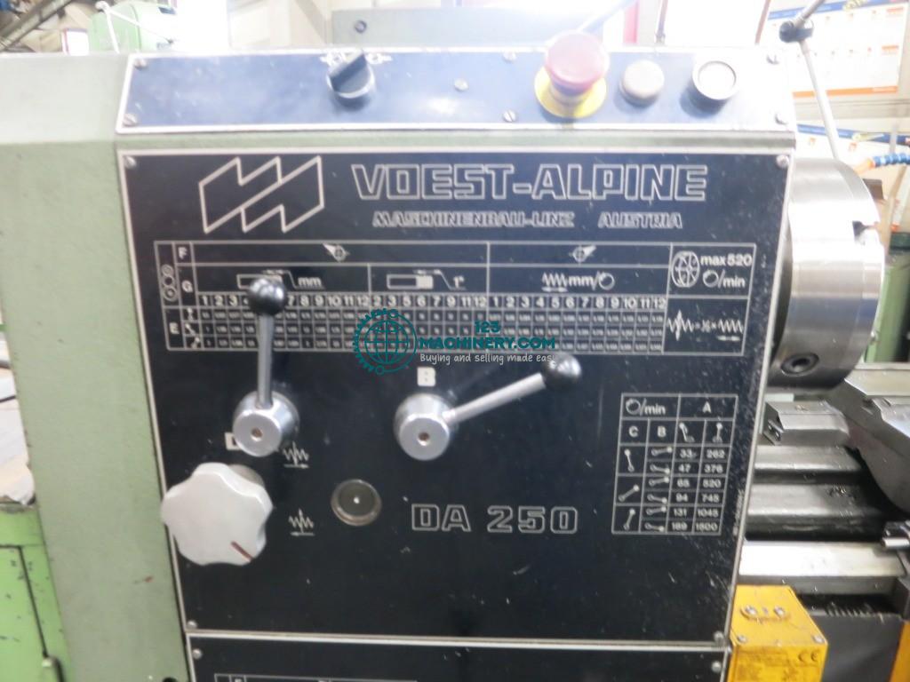 Leit- und Zugspindeldrehmaschine