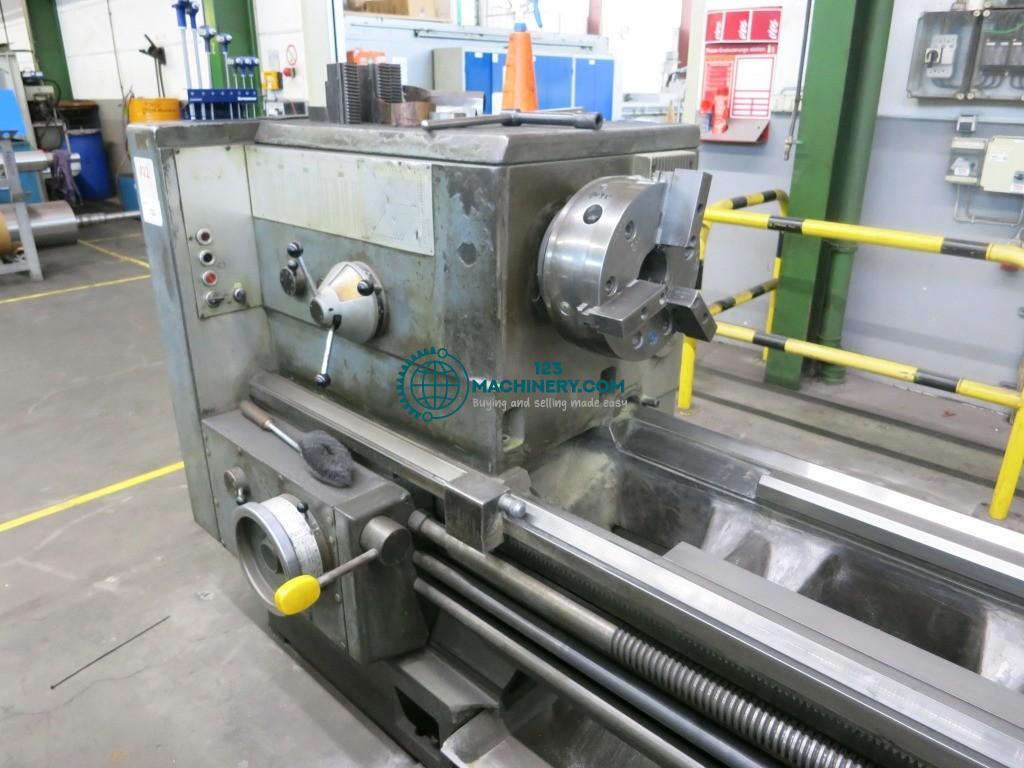 Leit- und Zugspindeldrehmaschine