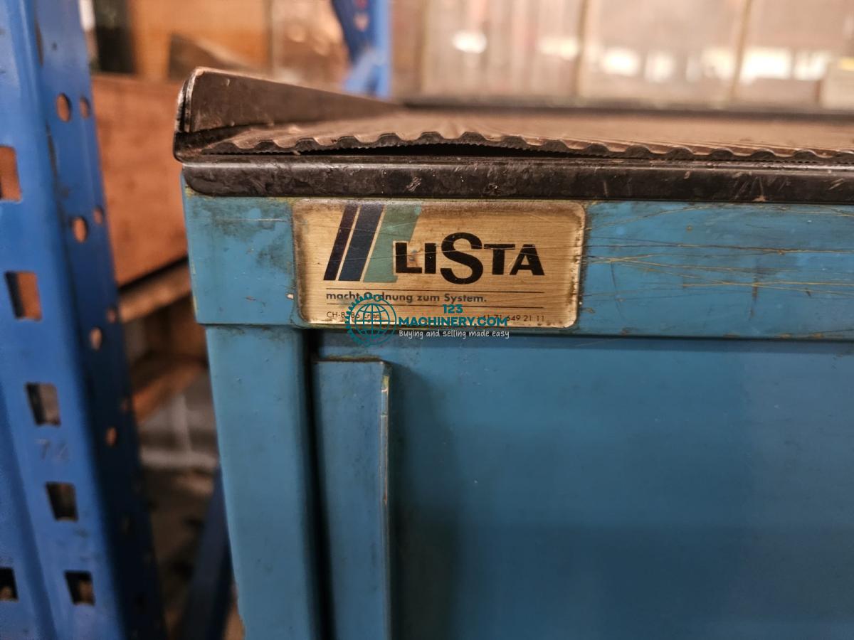 Türenschrank
