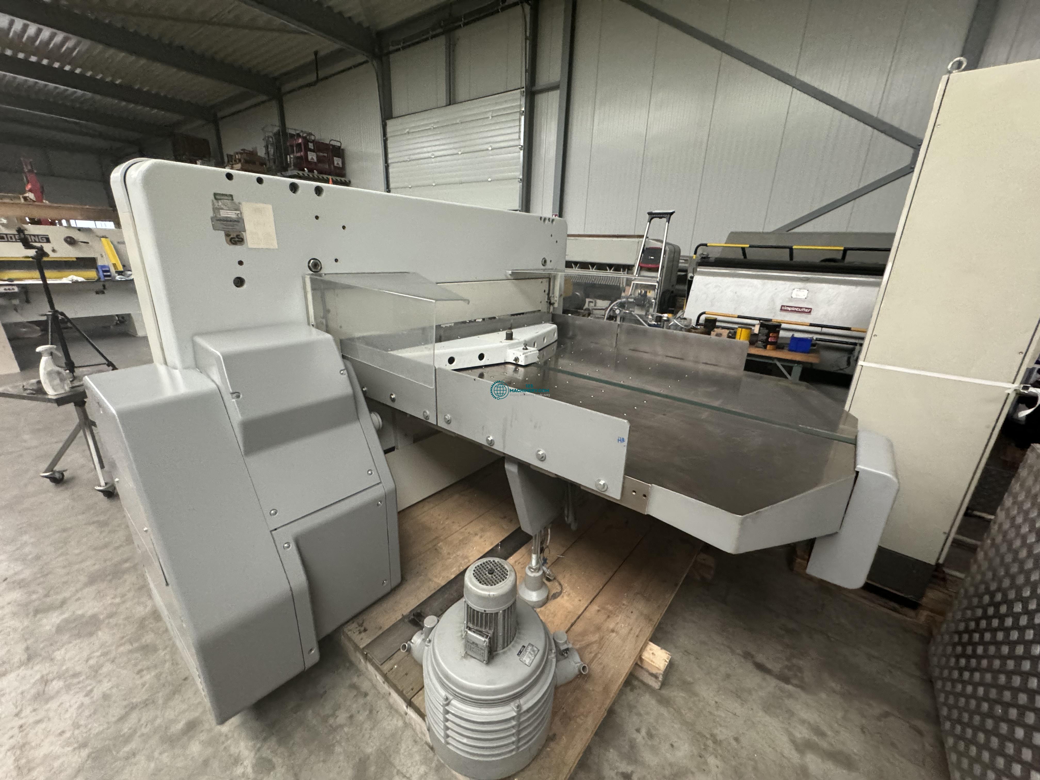 Polar 155 ED papercutter