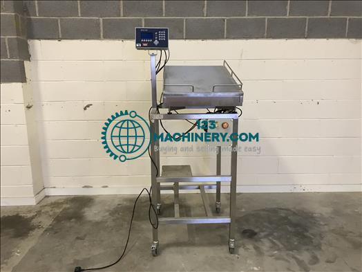 Mettler Toledo IND560 platform scale