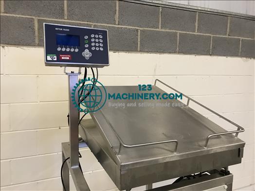 Mettler Toledo IND560 platform scale