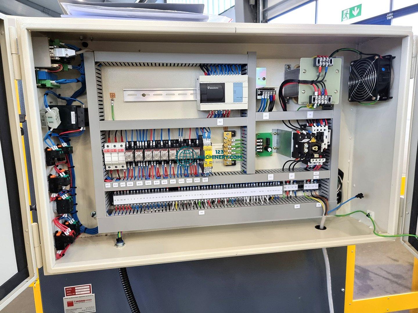 Mostrar anuncio Hydraulic folding machine FINTEK V-AMH 2035