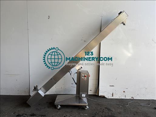 Maschinpex Flighted elevator conveyor