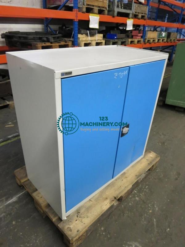 Toon advertentie Türenschrank