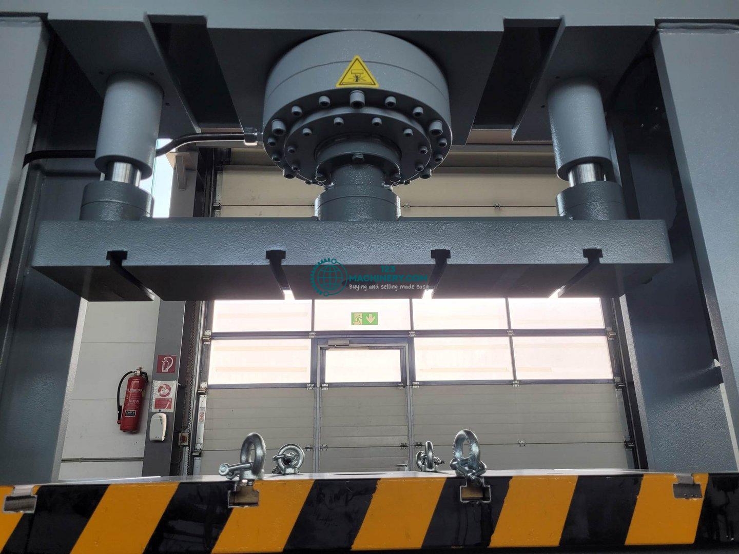 Afficher l`annonce Hydraulic workshop press HESSE by LFSS AT 1020/100