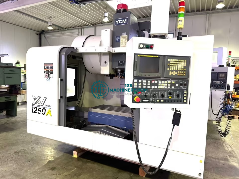 Vertikal Bearbeitungszentrum YCM XV 1250 A - Fanuc MPX 100 i