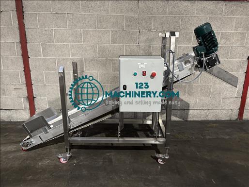 NNP Flighted elevator conveyor