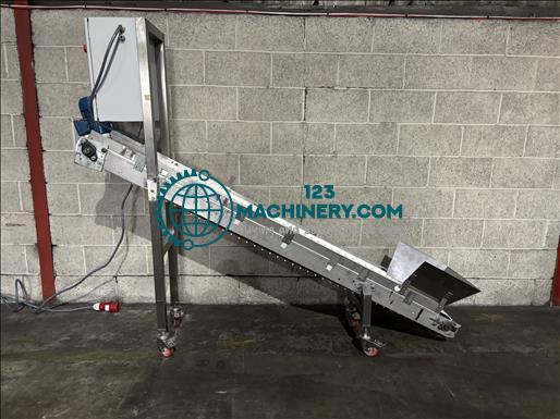 NNP Flighted elevator conveyor