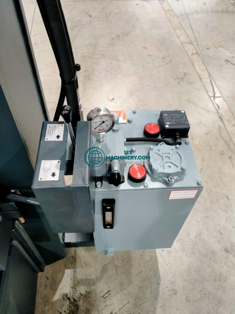 Hydraulic workshop press SICMI PBM 70 M