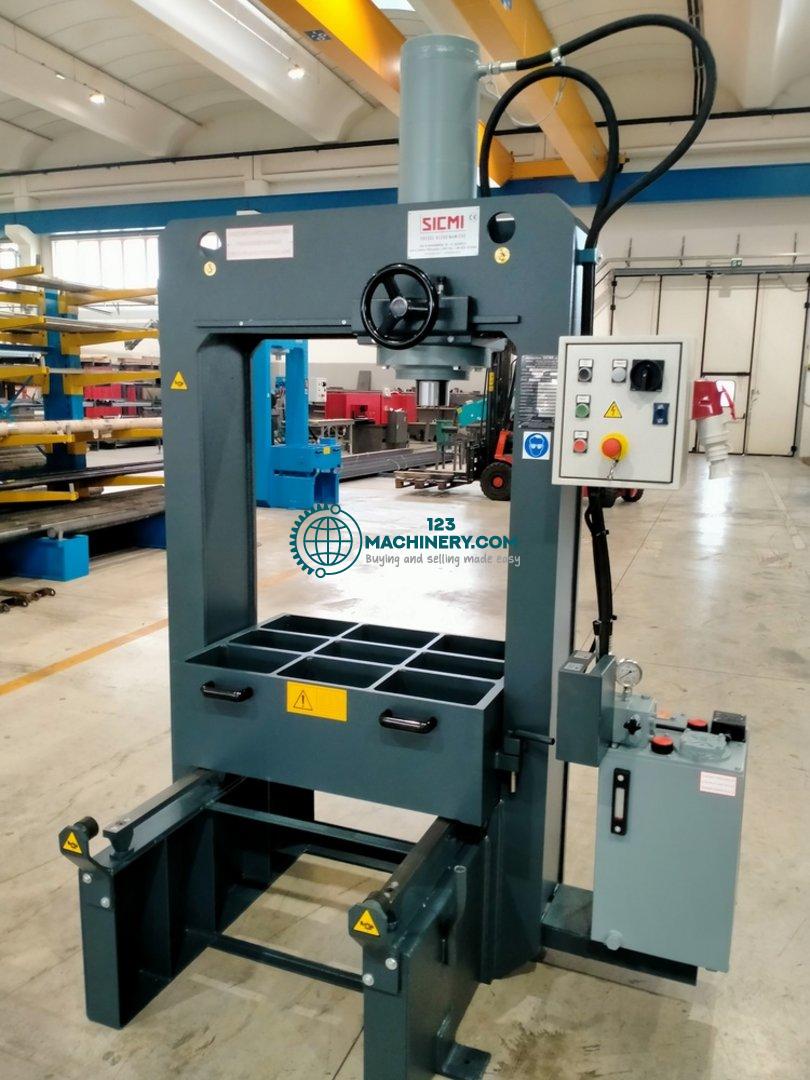 Hydraulic workshop press SICMI PBM 70 M