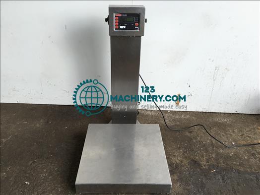 Avery Berkel HL265 tabletop platform scales