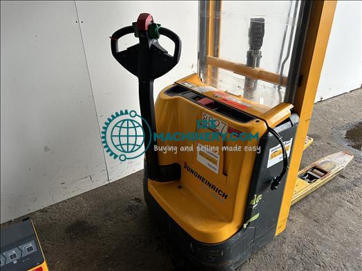 Jungheinrich EJC112RK Electric pallet stacker
