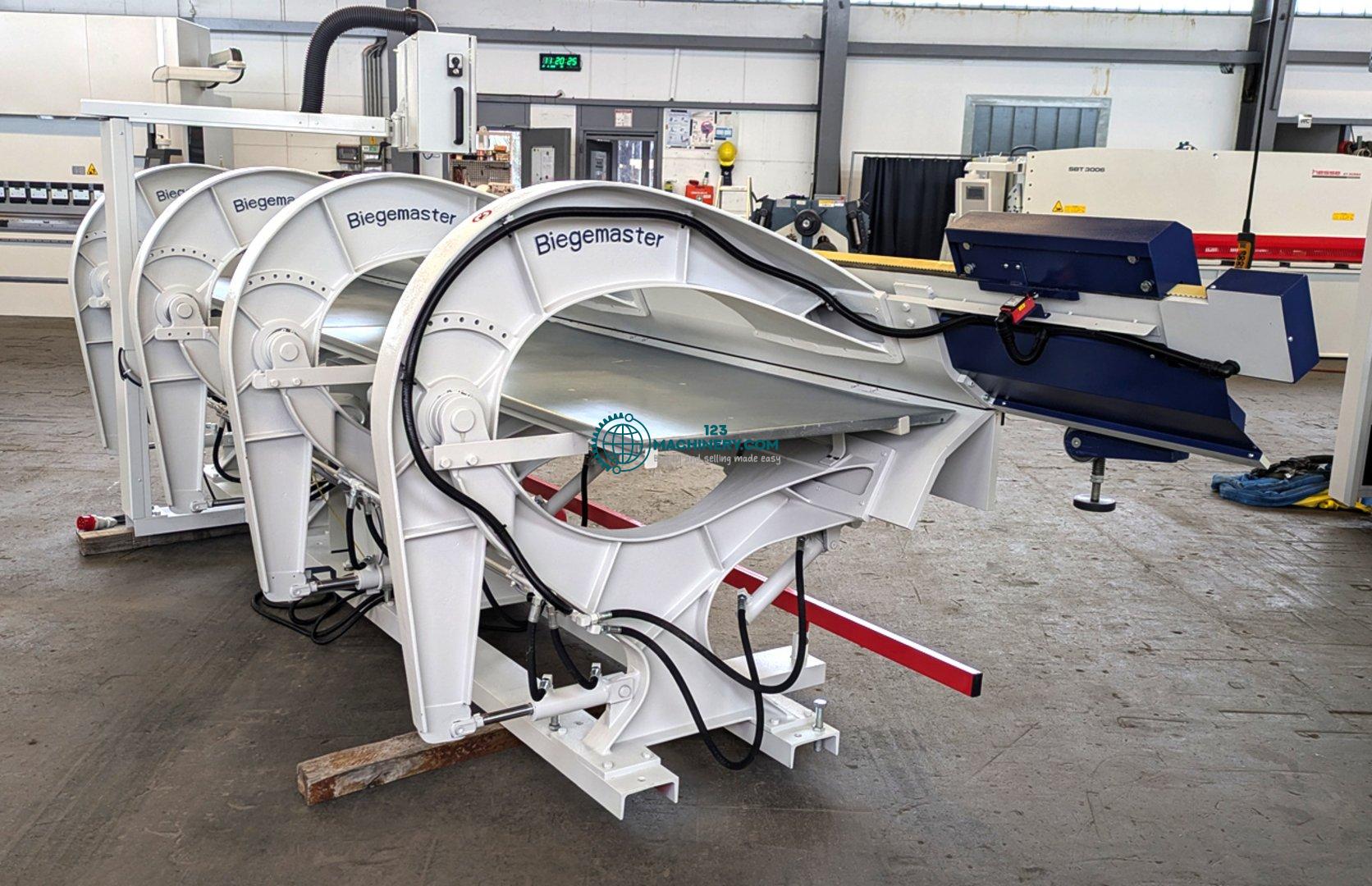 Hydraulic long folding machine BIEGEMASTER DURA 4.1,25