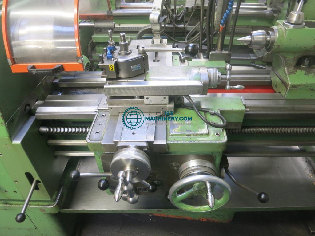 Leit- und Zugspindeldrehmaschine