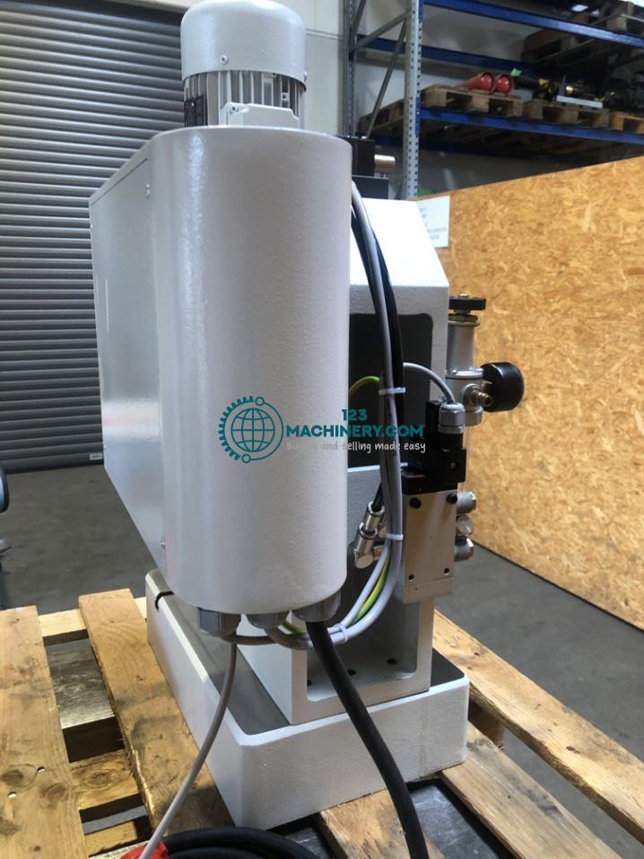 D. Friedrich GmbH R100 riveteuse orbitale