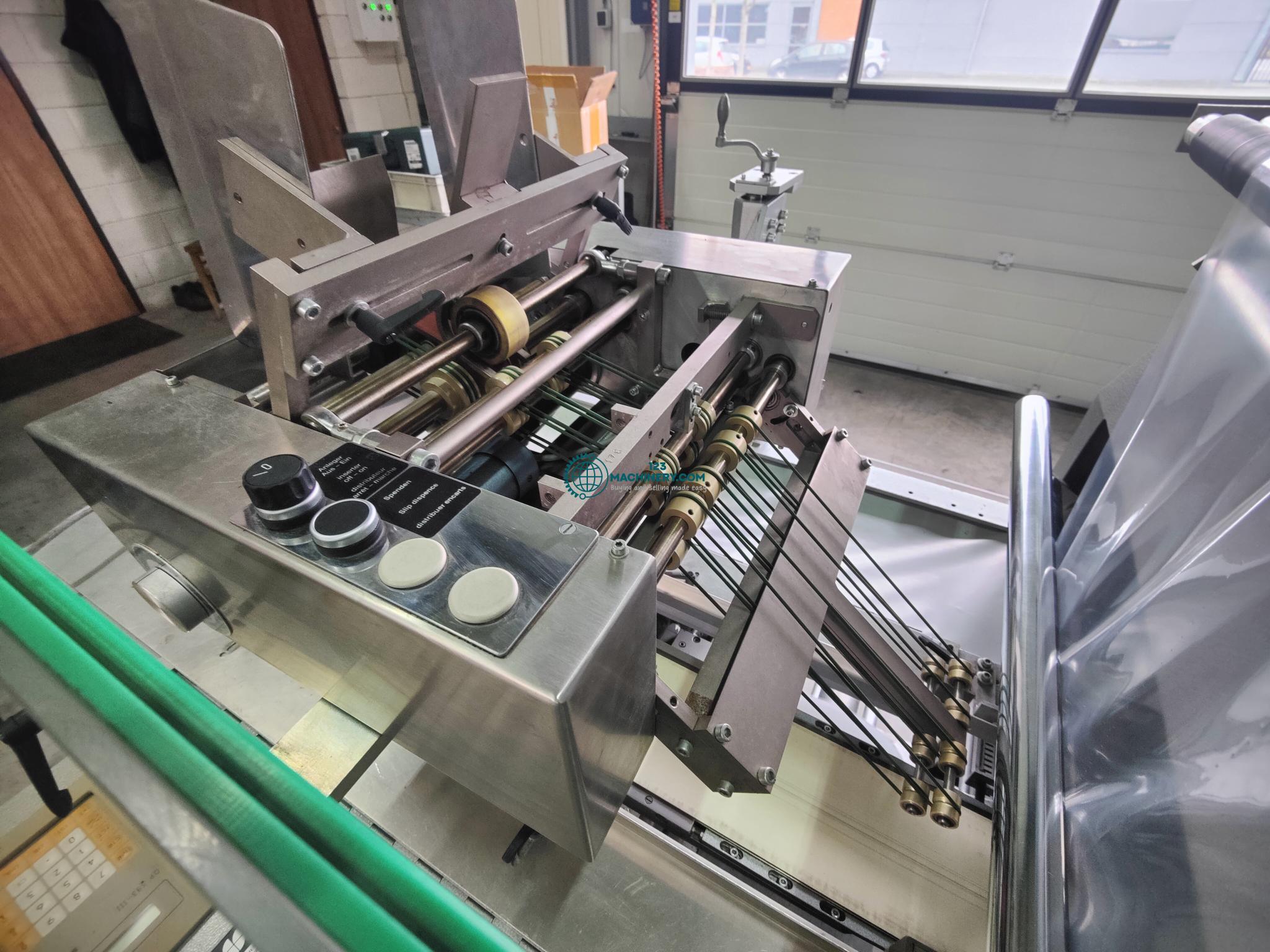 Show advert Automatic shrink wrapping machine