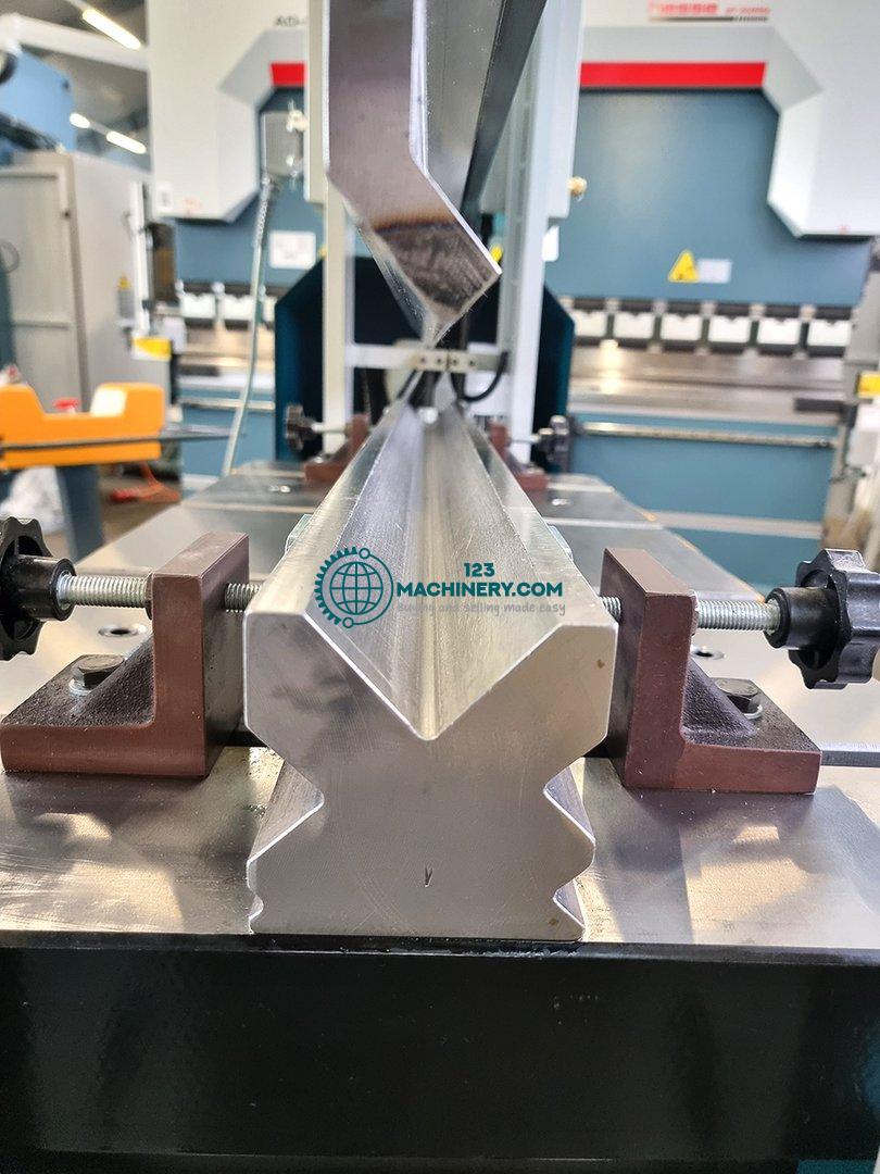 Hydraulische Werkstattpresse mit Abkantvorrichtung HESSE by 