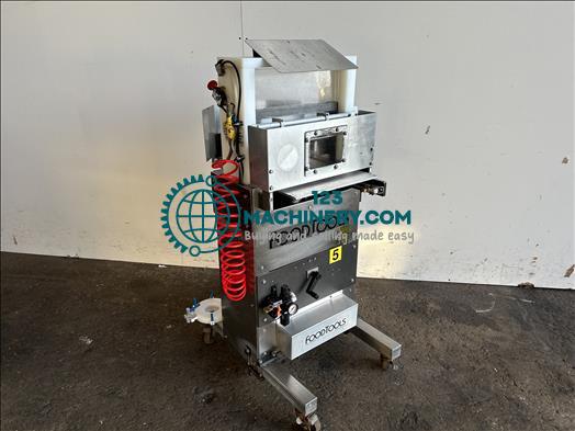 Mostrar anuncio Food Tools CS4AAC Round cake slicer