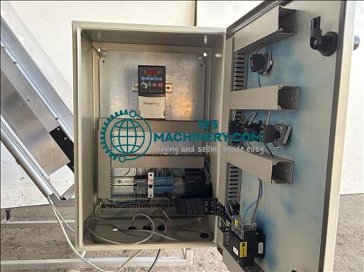 Dorner flighted elevator conveyor