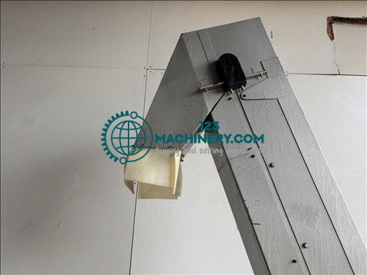 Show advert NNP Flighted elevator conveyor