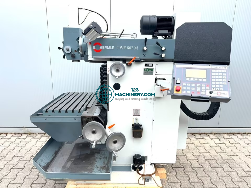 Universalfräsmaschine HERMLE UWF 802 M mit Strecke