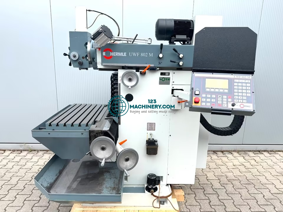 Universalfräsmaschine HERMLE UWF 802 M mit Strecke