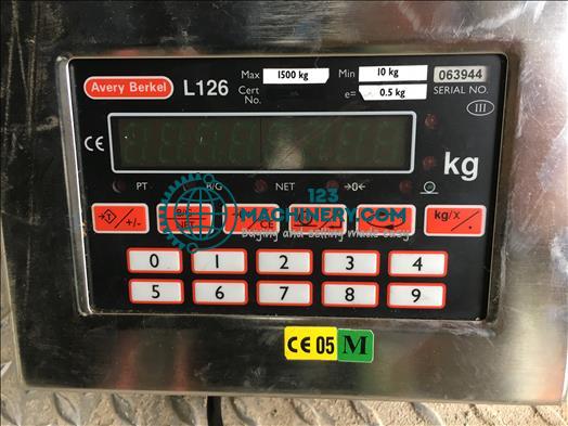Avery Berkel L126 Stainless platform scale