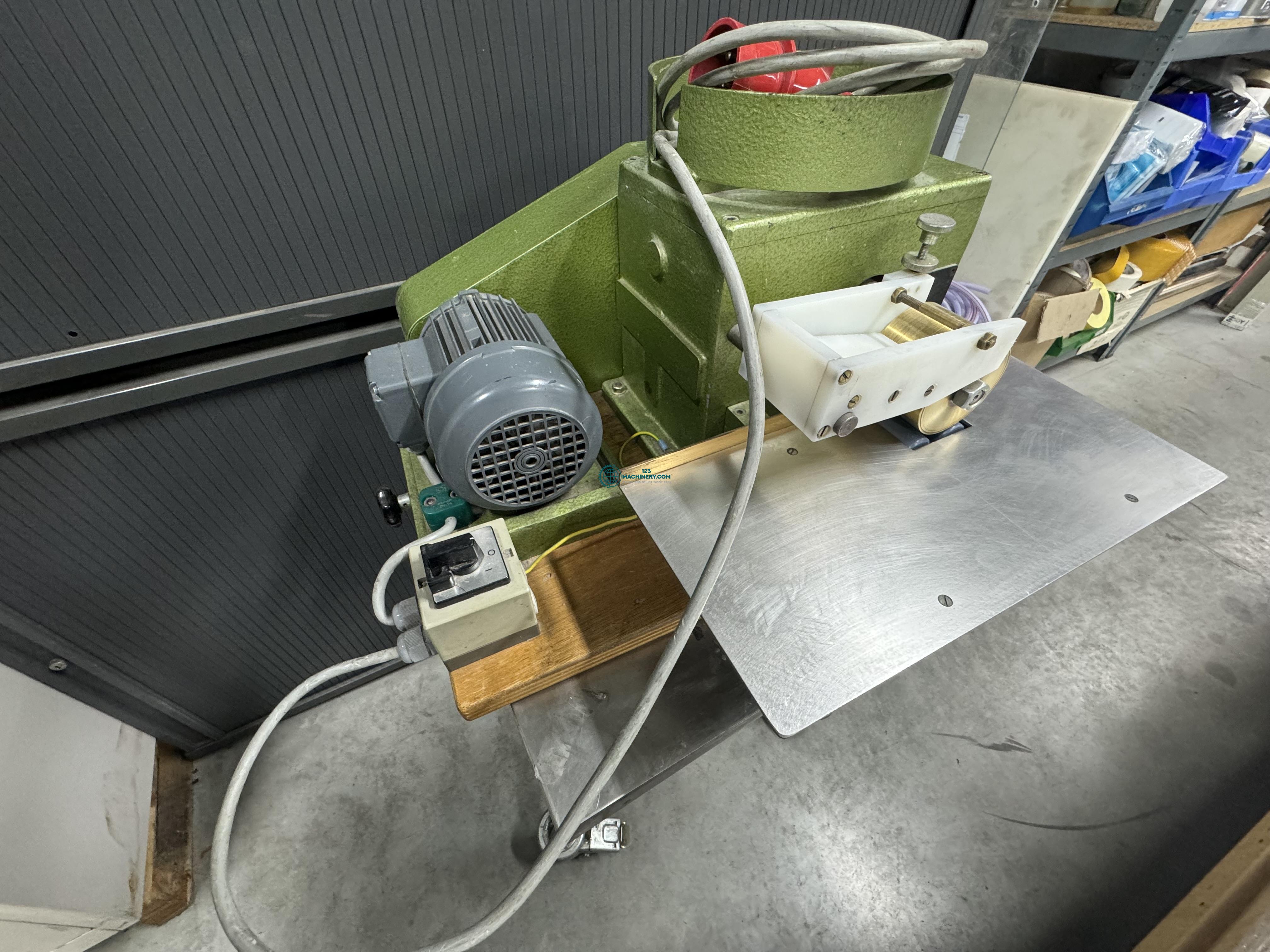 Afficher l`annonce Top gluer