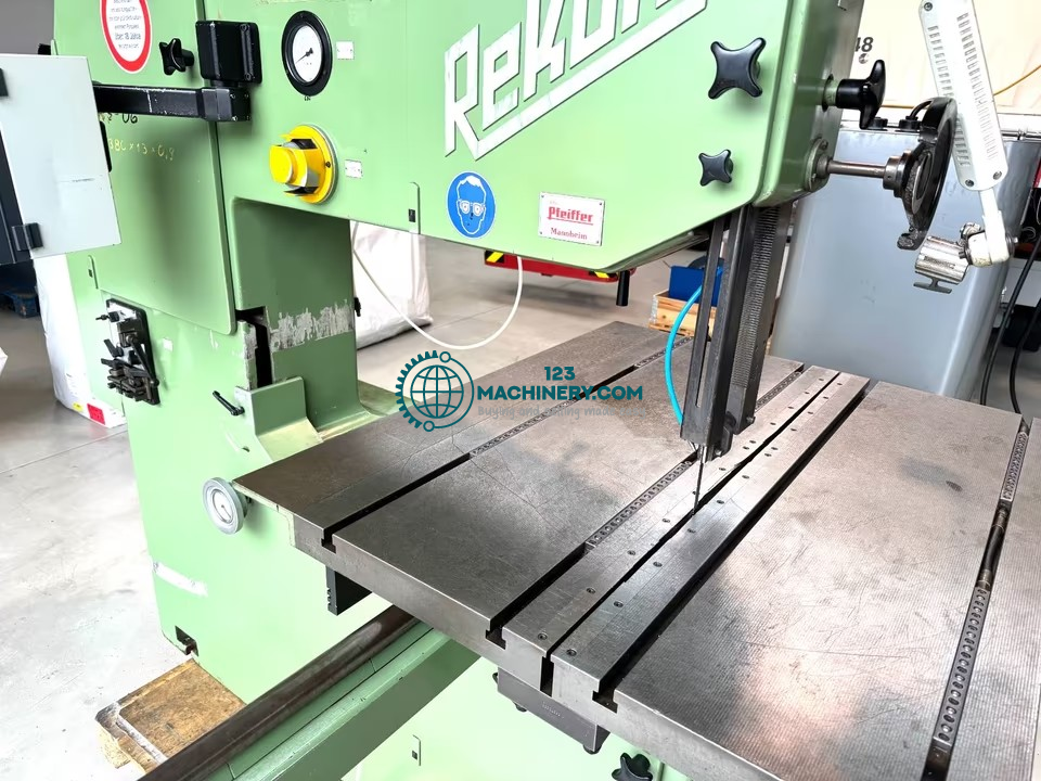 Mössner Rekord SFF 1050 Vertikalbandsäge