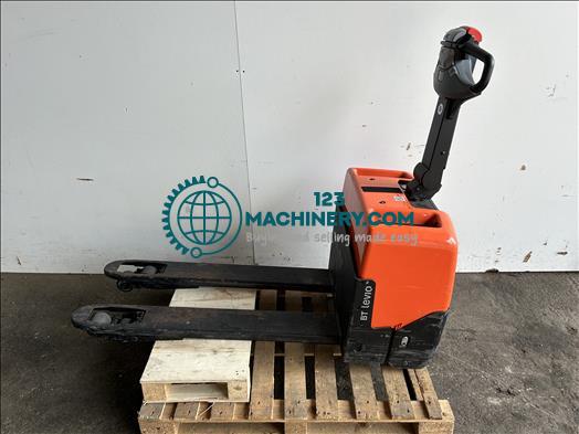 Toyota LWE130 Powered pallet truck
