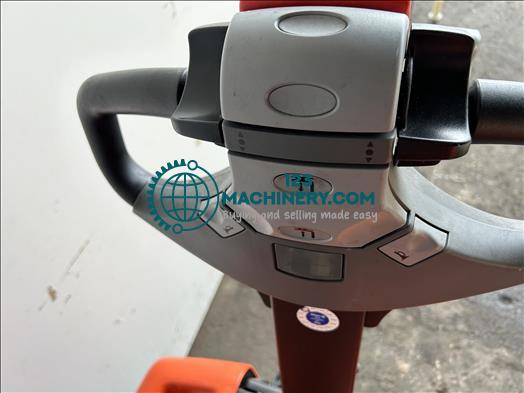 Toyota LWE130 Powered pallet truck