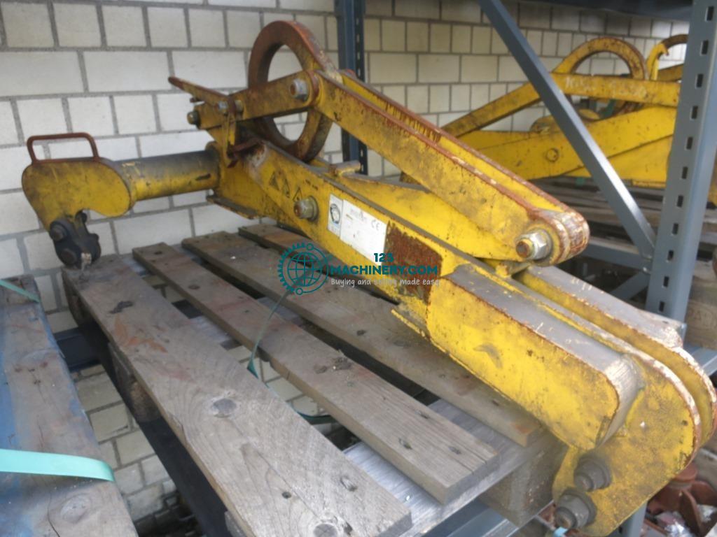 Lifting tongs - gripper