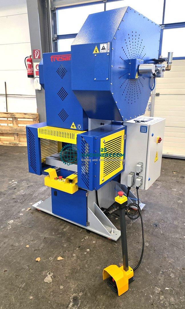 C-frame eccentric press HESSE by FRESAN FP 30 P