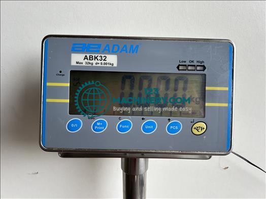 Toon advertentie Adam ABK32 platform scale
