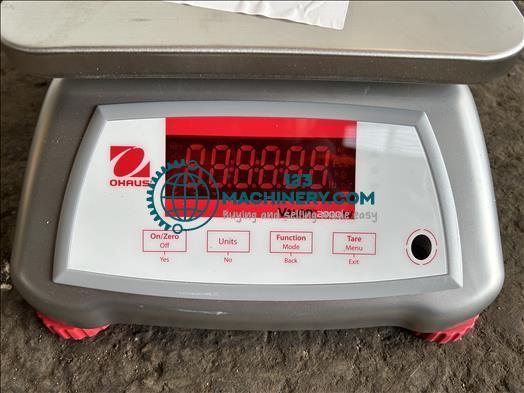 Ohaus Valor2000 platform scale