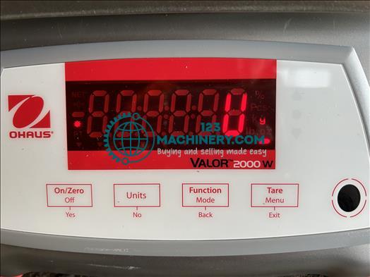 Ohaus Valor2000 platform scale