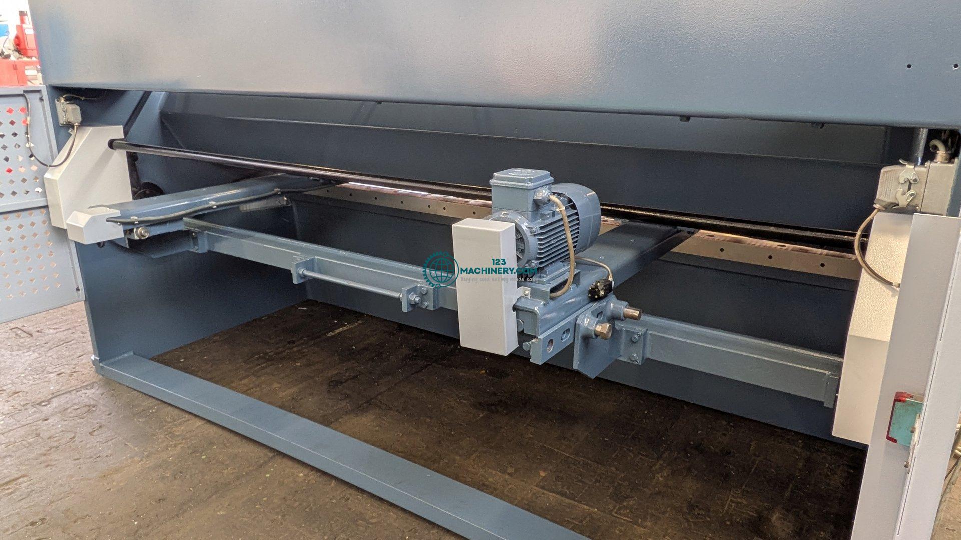 Hydraulic plate shear HESSE by DURMA DHGM 3010