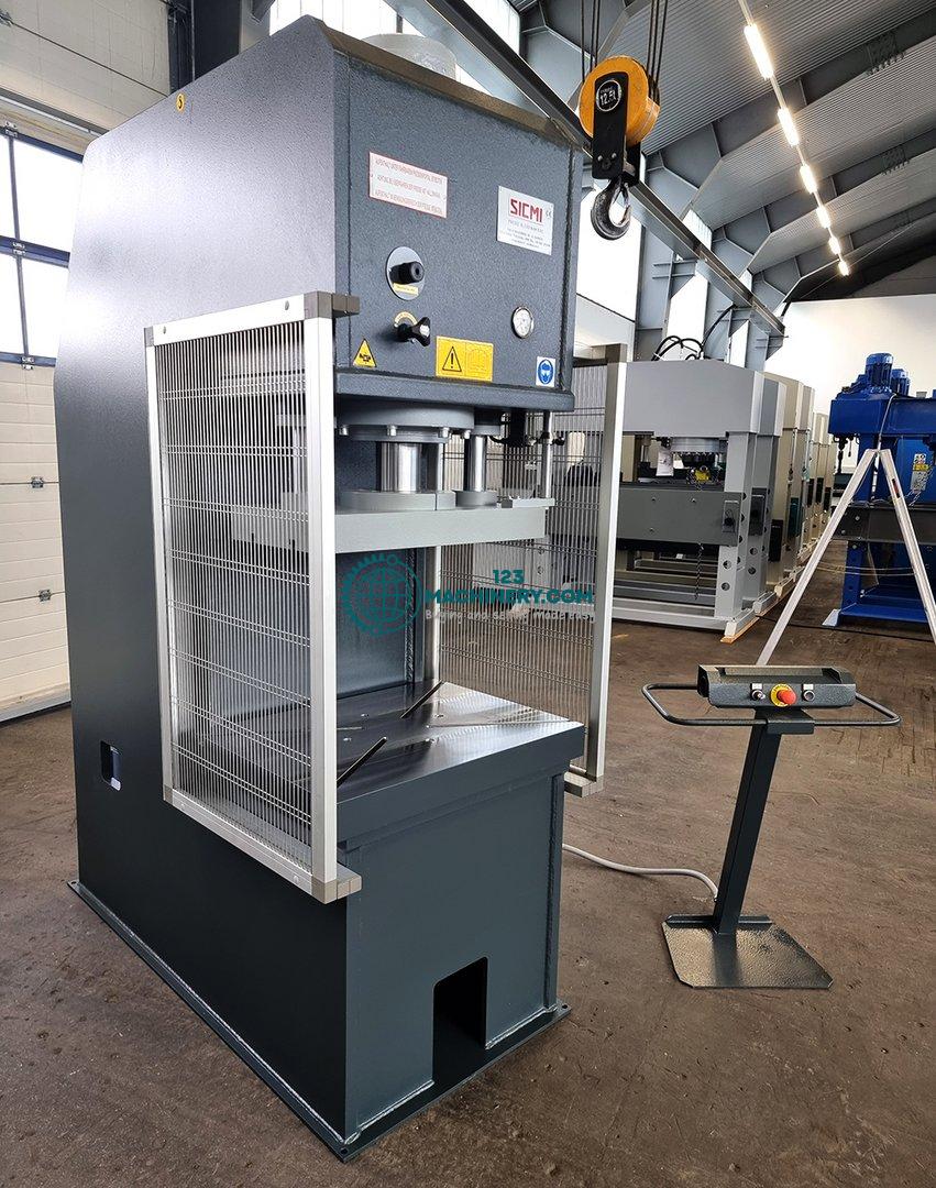 Hydraulic single column press SICMI PCL 100 A