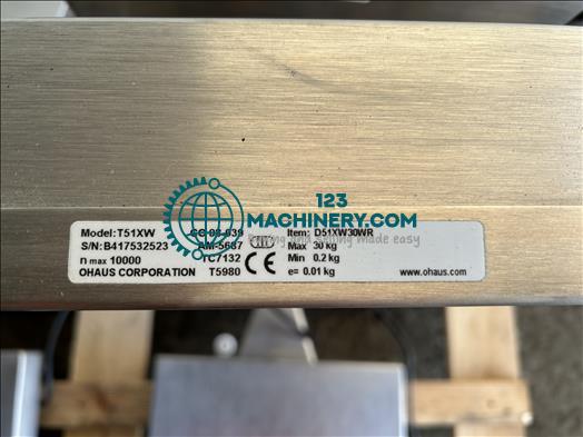 Ohaus Defender5000 Platform scale