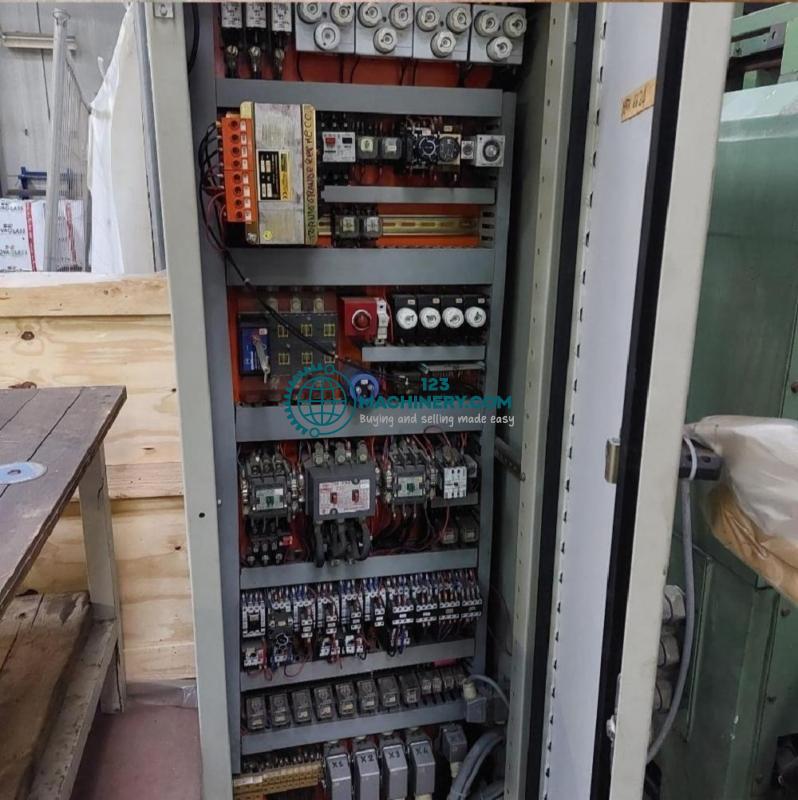 Leit- und Zugspindeldrehmaschine