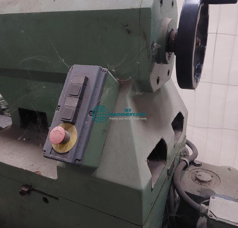 Leit- und Zugspindeldrehmaschine