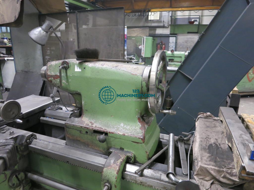 Leit- und Zugspindeldrehmaschine