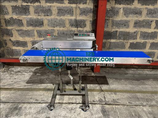 RM Sealers RMBHC Horizontal bag sealer