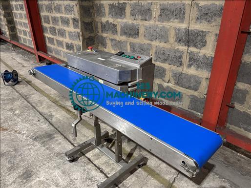 RM Sealers RMBHC Horizontal bag sealer