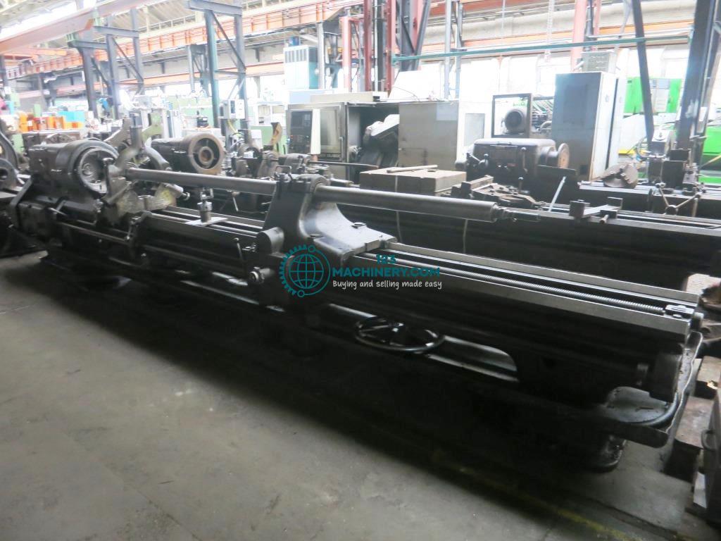 Tieflochbohrmaschine