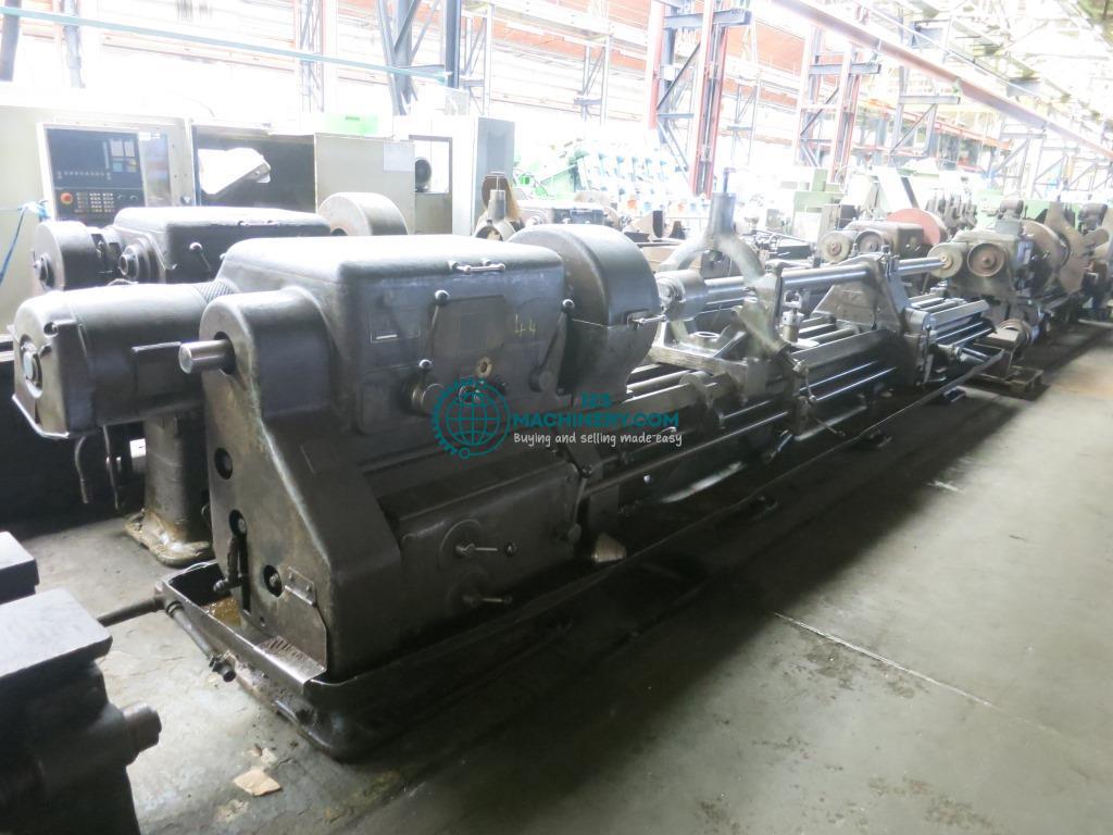 Tieflochbohrmaschine